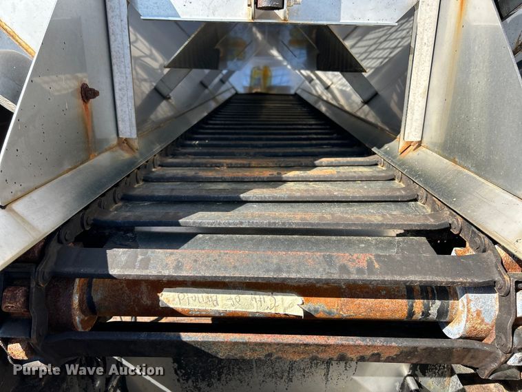 image for item EK4542 2013 International 7400 SBA dump truck