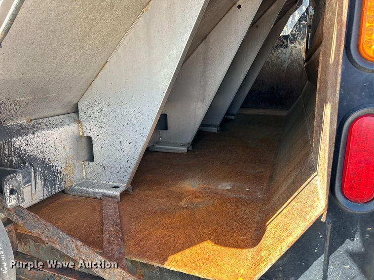 image for item EK4542 2013 International 7400 SBA dump truck