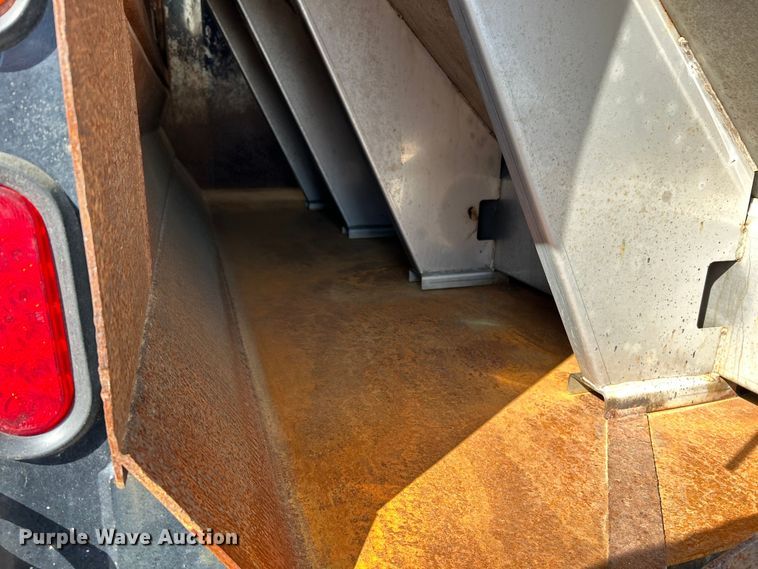 image for item EK4542 2013 International 7400 SBA dump truck