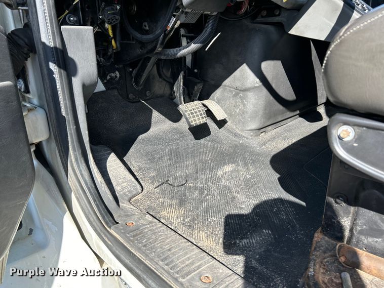 image for item EK4542 2013 International 7400 SBA dump truck