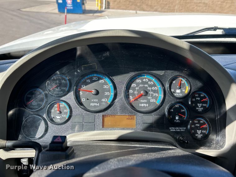 image for item EK4542 2013 International 7400 SBA dump truck