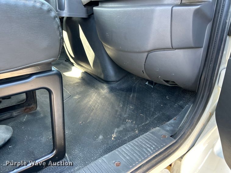 image for item EK4542 2013 International 7400 SBA dump truck