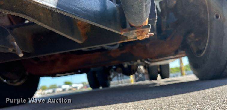 image for item EK4542 2013 International 7400 SBA dump truck