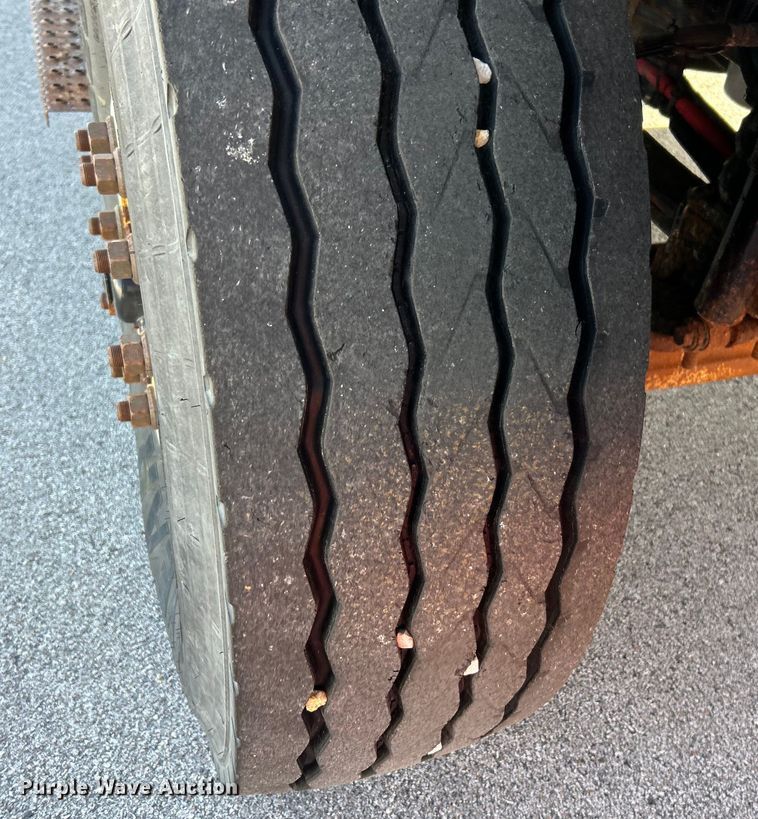 image for item EK4542 2013 International 7400 SBA dump truck