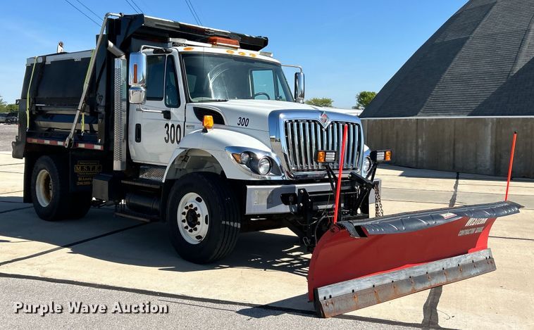 image for item EK4543 2013 International 7400 SBA dump truck