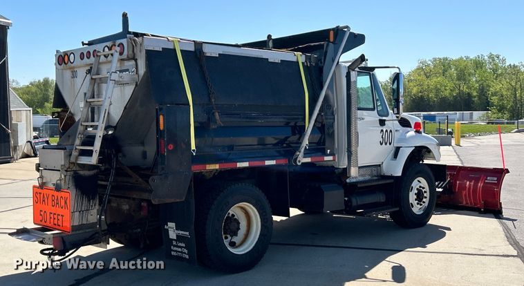 image for item EK4543 2013 International 7400 SBA dump truck