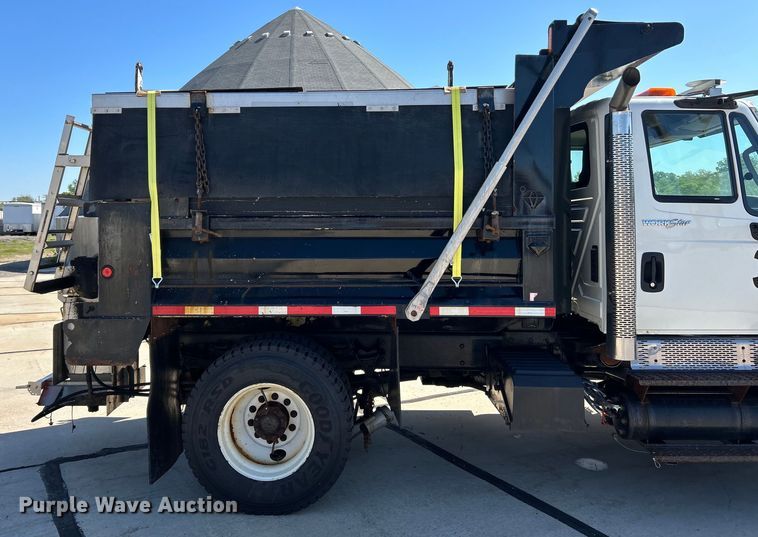 image for item EK4543 2013 International 7400 SBA dump truck