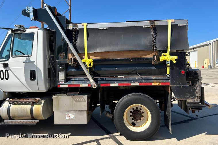 image for item EK4543 2013 International 7400 SBA dump truck