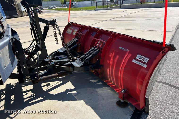 image for item EK4543 2013 International 7400 SBA dump truck