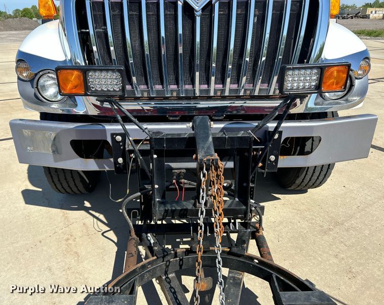 image for item EK4543 2013 International 7400 SBA dump truck