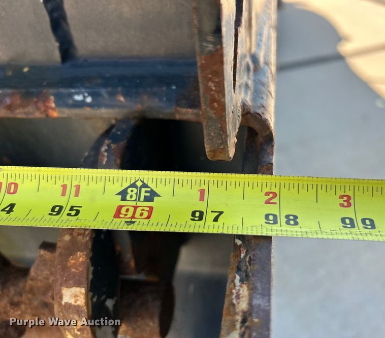 image for item EK4543 2013 International 7400 SBA dump truck