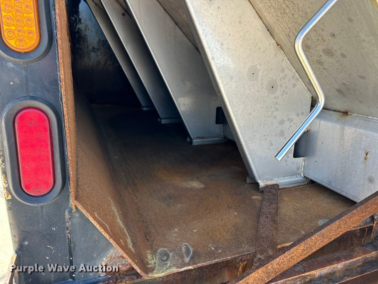 image for item EK4543 2013 International 7400 SBA dump truck