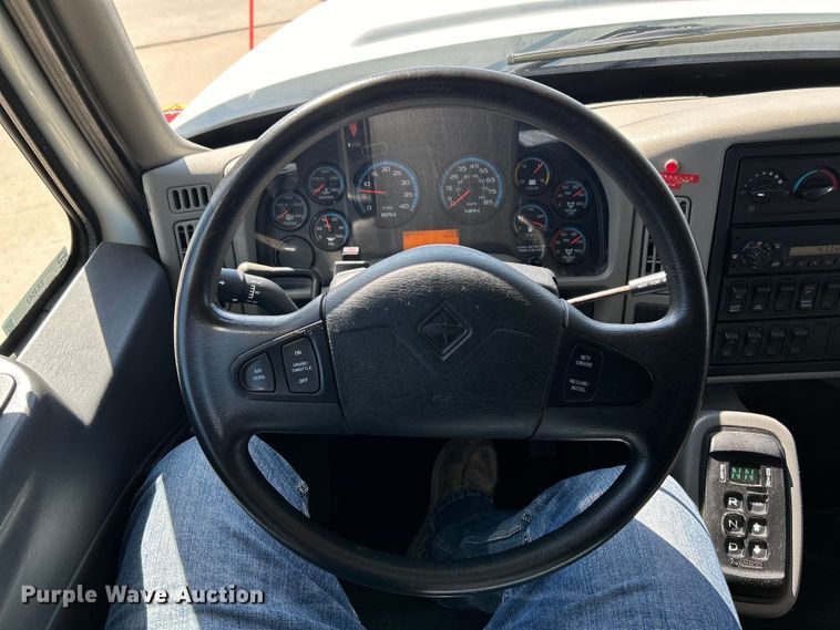 image for item EK4543 2013 International 7400 SBA dump truck