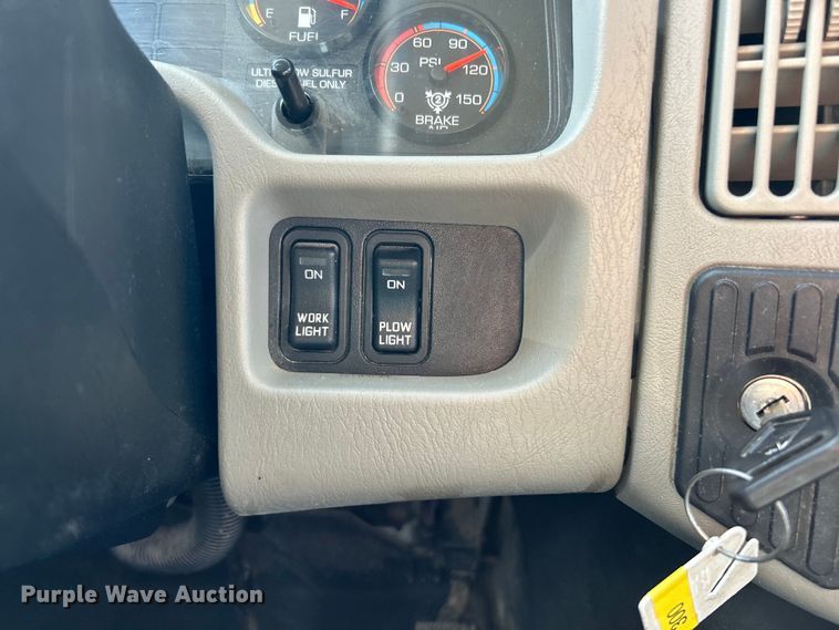 image for item EK4543 2013 International 7400 SBA dump truck