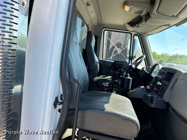 image for item EK4543 2013 International 7400 SBA dump truck