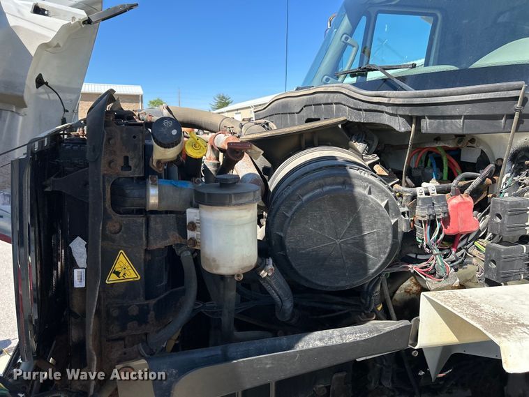 image for item EK4543 2013 International 7400 SBA dump truck