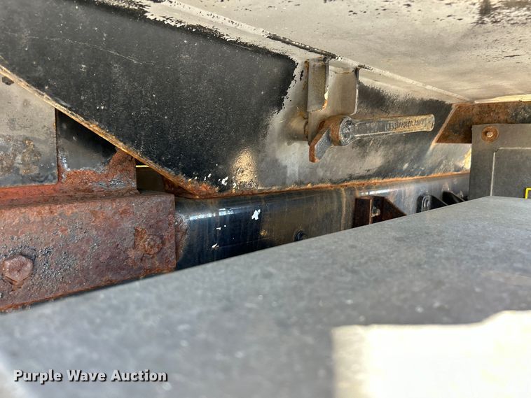 image for item EK4543 2013 International 7400 SBA dump truck