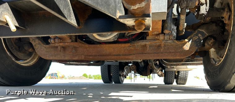 image for item EK4543 2013 International 7400 SBA dump truck