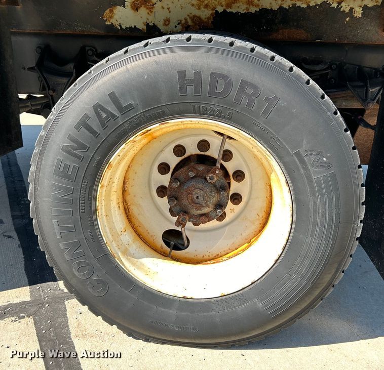 image for item EK4543 2013 International 7400 SBA dump truck