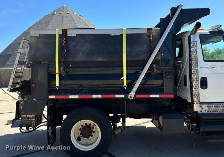 image for item EK4544 2013 International 7400 SBA dump truck