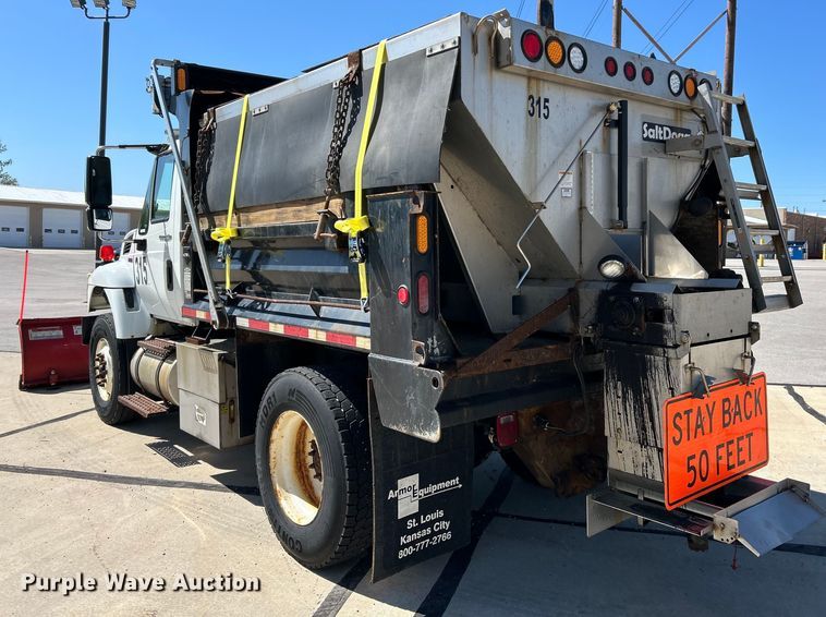 image for item EK4544 2013 International 7400 SBA dump truck