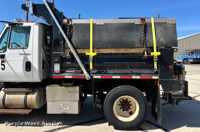 image for item EK4544 2013 International 7400 SBA dump truck