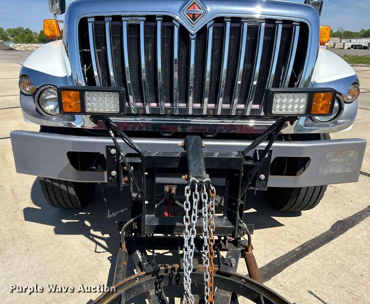 image for item EK4544 2013 International 7400 SBA dump truck