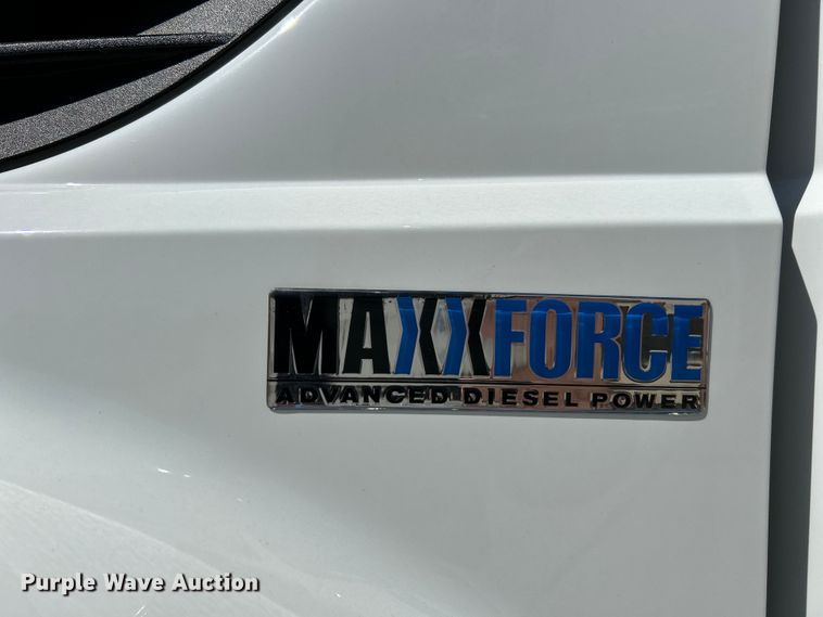 image for item EK4544 2013 International 7400 SBA dump truck