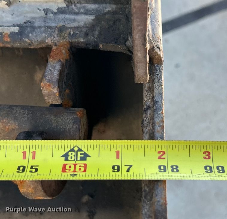 image for item EK4544 2013 International 7400 SBA dump truck