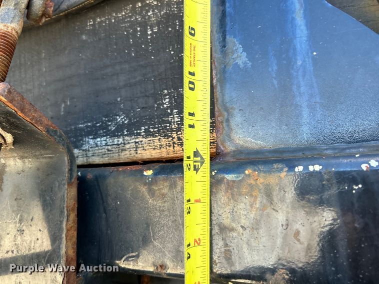 image for item EK4544 2013 International 7400 SBA dump truck