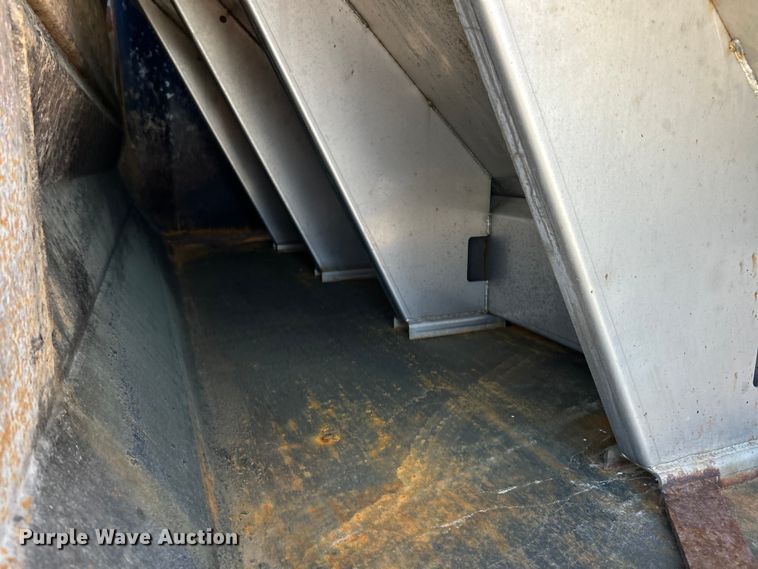 image for item EK4544 2013 International 7400 SBA dump truck