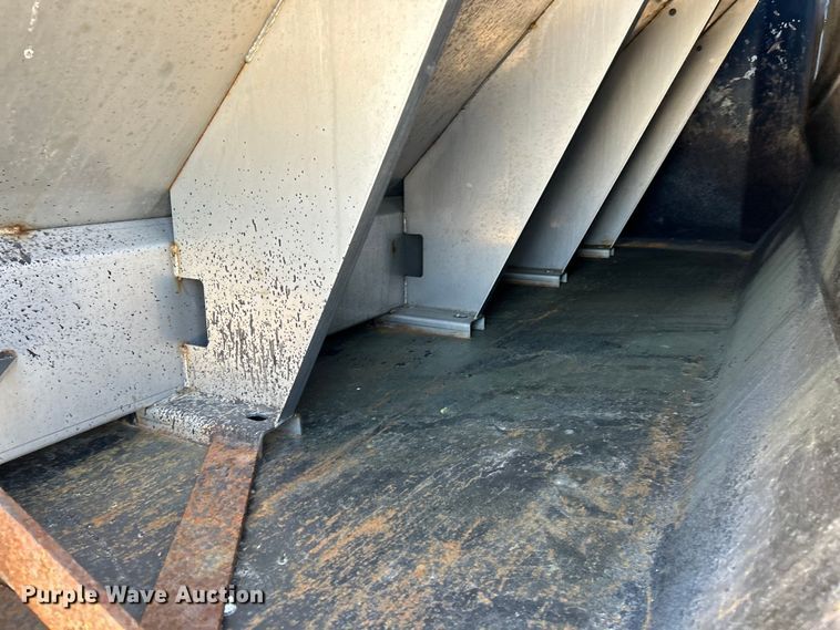 image for item EK4544 2013 International 7400 SBA dump truck