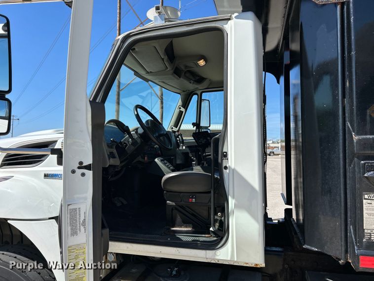 image for item EK4544 2013 International 7400 SBA dump truck