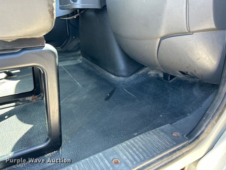 image for item EK4544 2013 International 7400 SBA dump truck