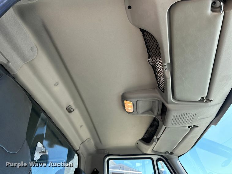 image for item EK4544 2013 International 7400 SBA dump truck