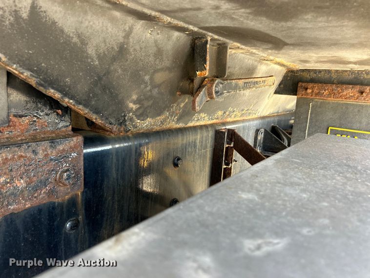 image for item EK4544 2013 International 7400 SBA dump truck