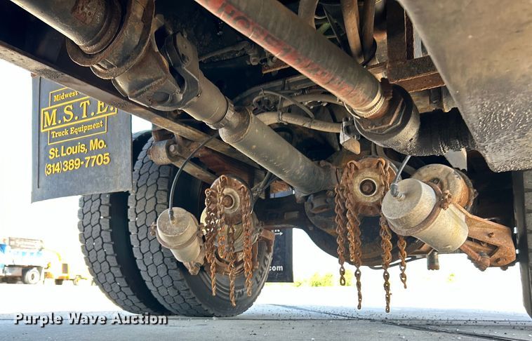 image for item EK4544 2013 International 7400 SBA dump truck