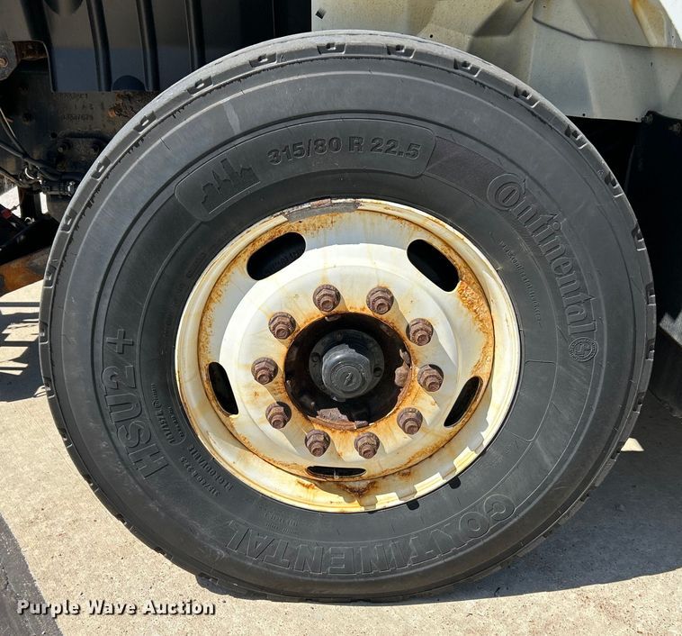 image for item EK4544 2013 International 7400 SBA dump truck