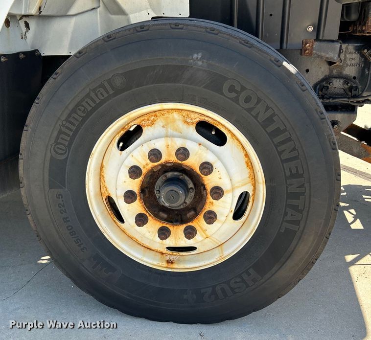 image for item EK4544 2013 International 7400 SBA dump truck