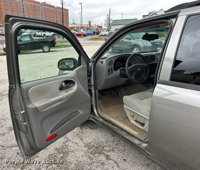 image for item EK4563 2007 Chevrolet Trailblazer LS SUV