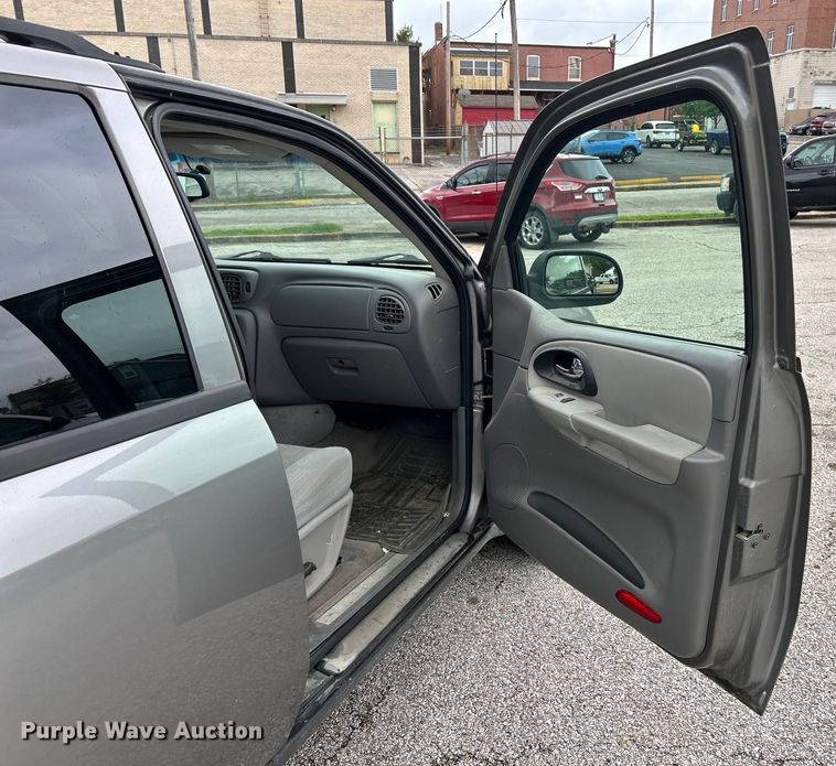 image for item EK4563 2007 Chevrolet Trailblazer LS SUV