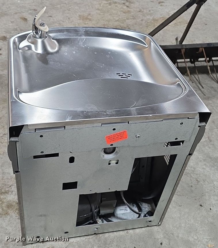 Elkay EZFS8 1F water fountain in Gardner, KS Item EK5869 for sale