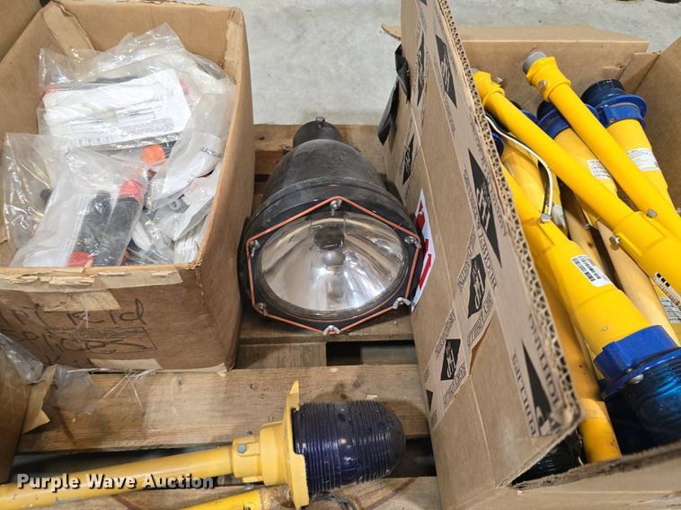 image for item EK5872 Airfield security lights