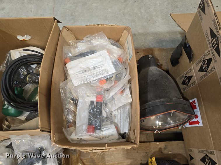 image for item EK5872 Airfield security lights