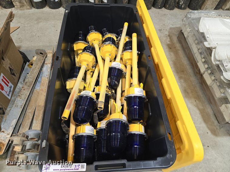 image for item EK5872 Airfield security lights