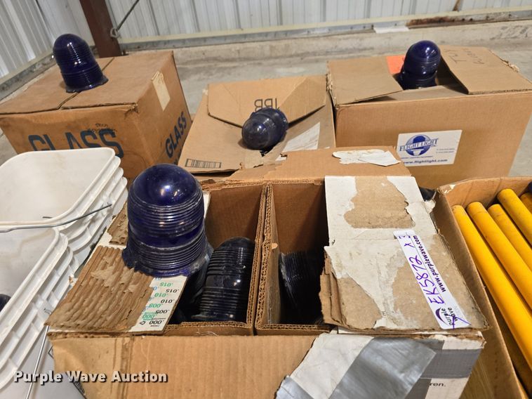 image for item EK5872 Airfield security lights