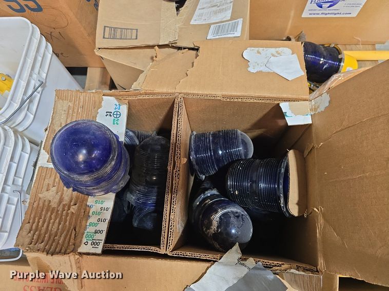 image for item EK5872 Airfield security lights