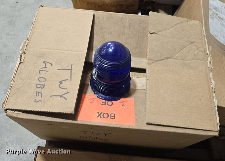 image for item EK5872 Airfield security lights