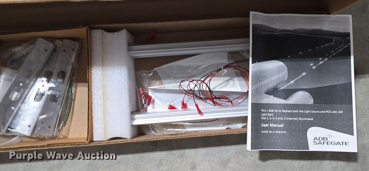 image for item EK5872 Airfield security lights