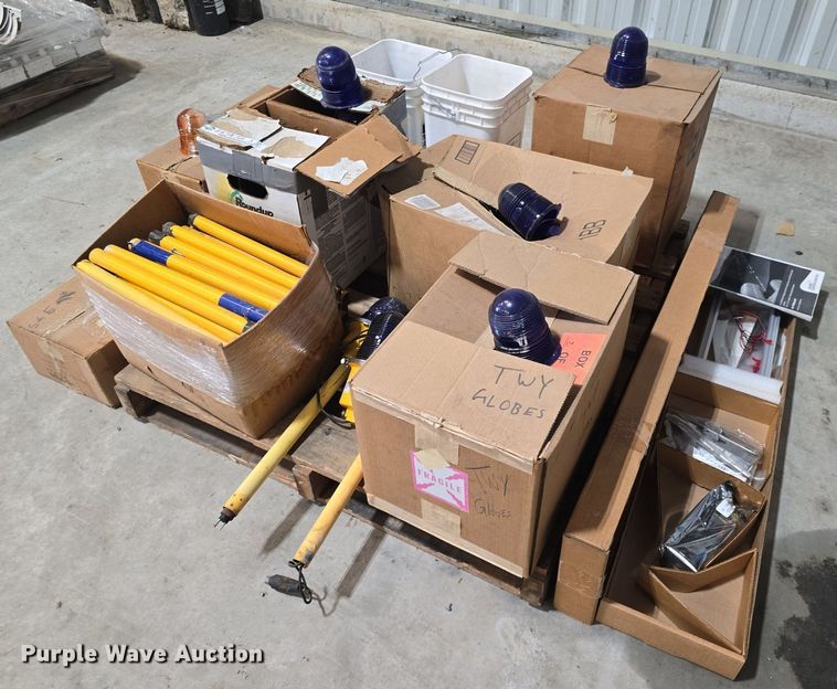 image for item EK5872 Airfield security lights